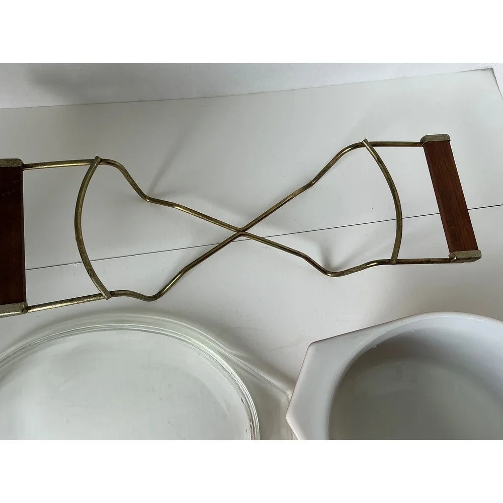 Pyrex Vintage Casserole Early American 1.5 QT Oval Brown Gold with Cradle Lid